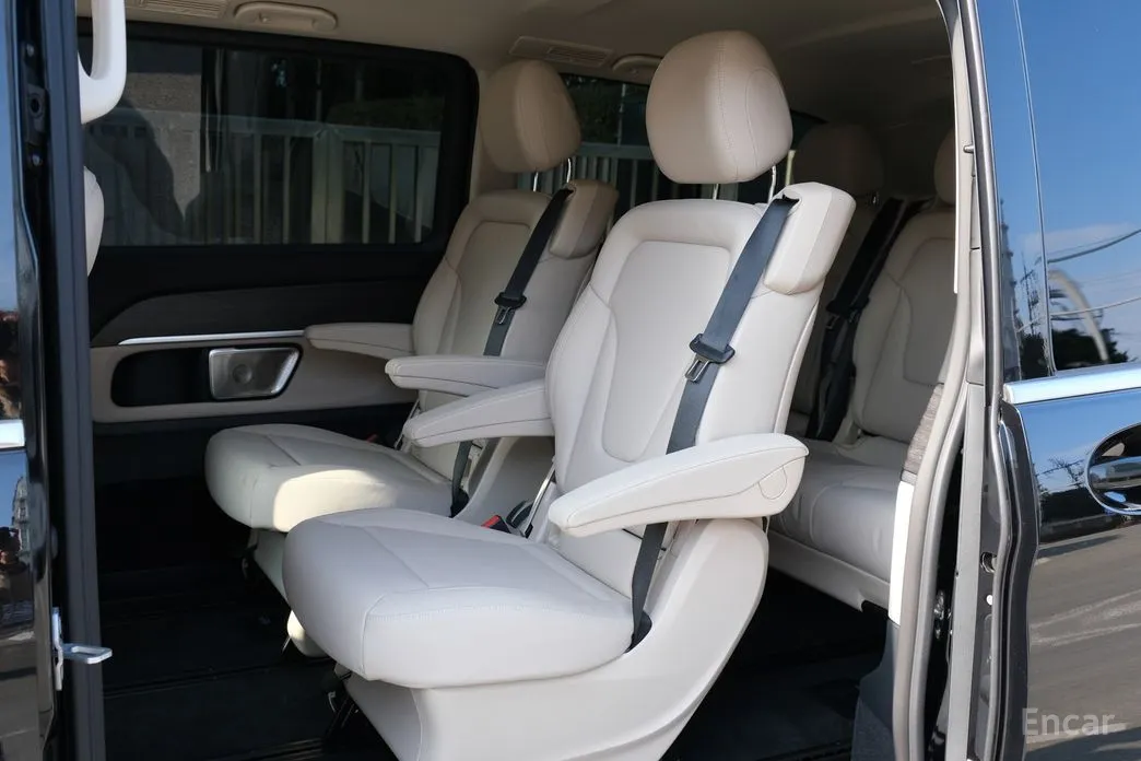 Фото 14 - Mercedes-Benz V-Class