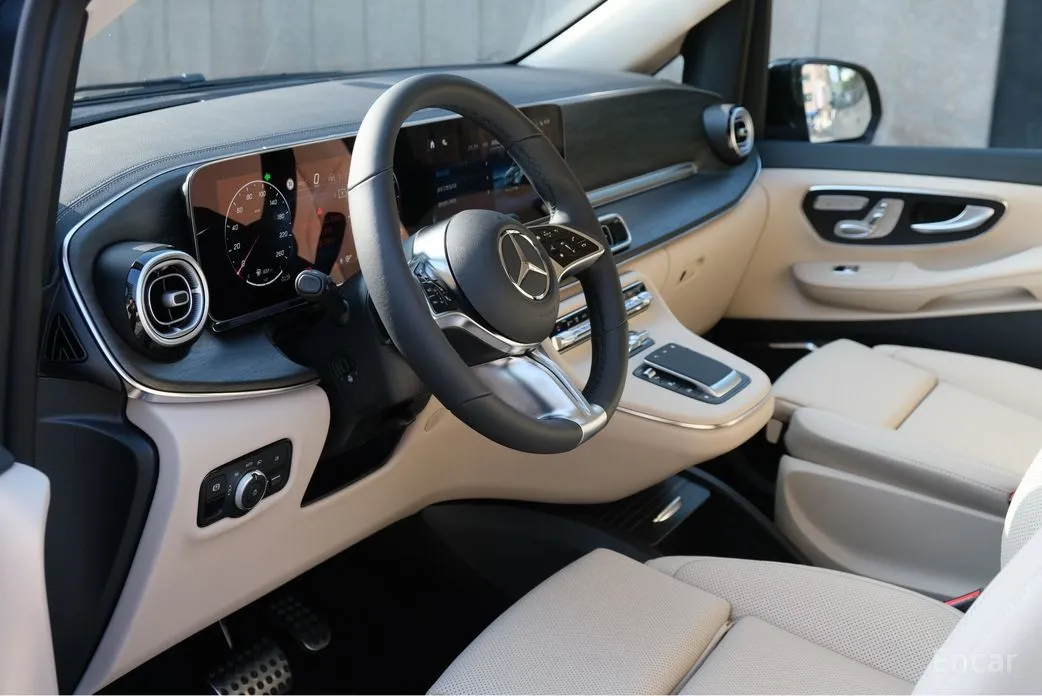 Фото 15 - Mercedes-Benz V-Class