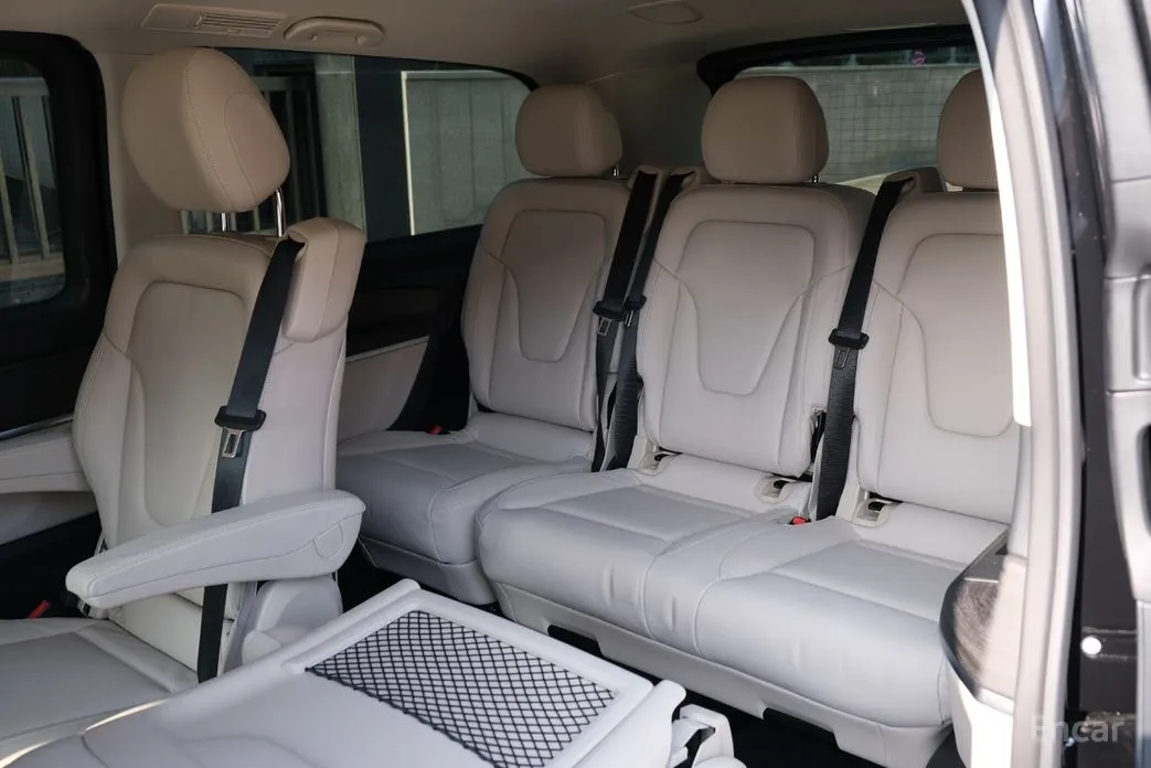 Фото 18 - Mercedes-Benz V-Class