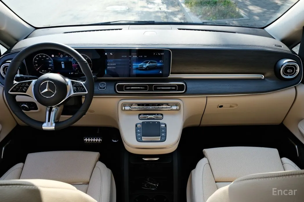 Фото 19 - Mercedes-Benz V-Class