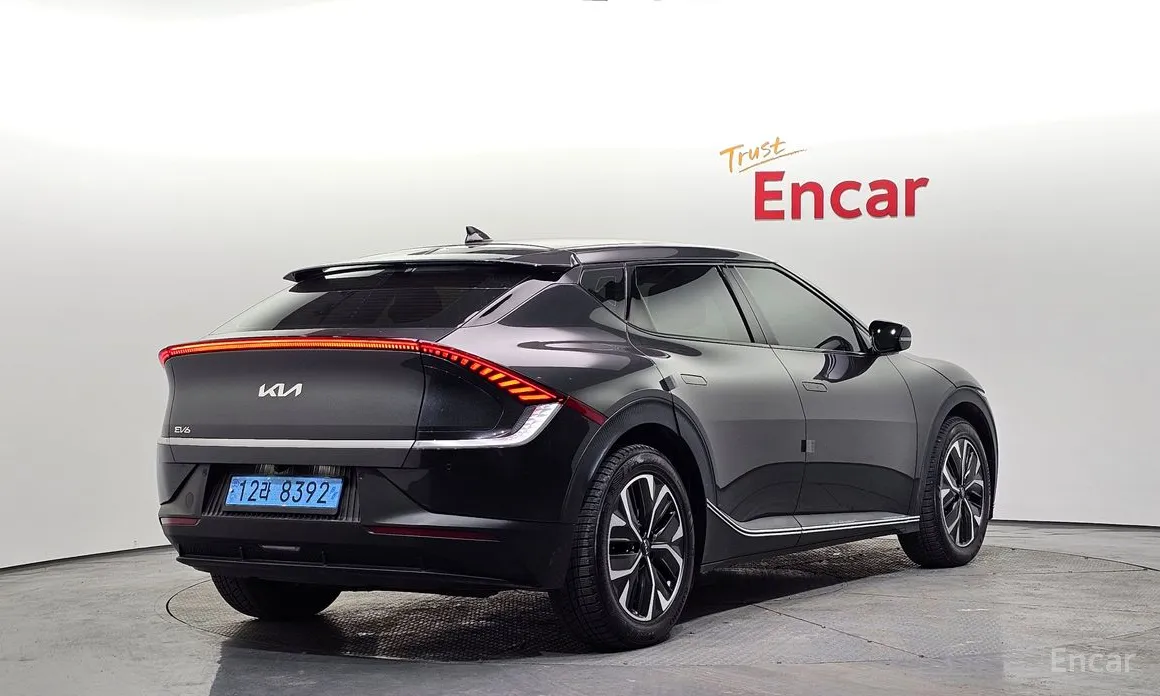 Фото 2 - Kia EV6