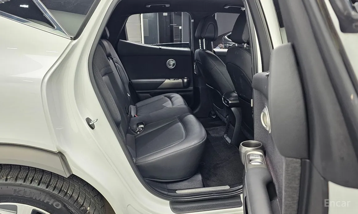 Фото 12 - Genesis GV60