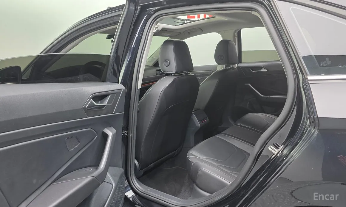 Фото 17 - Volkswagen Jetta