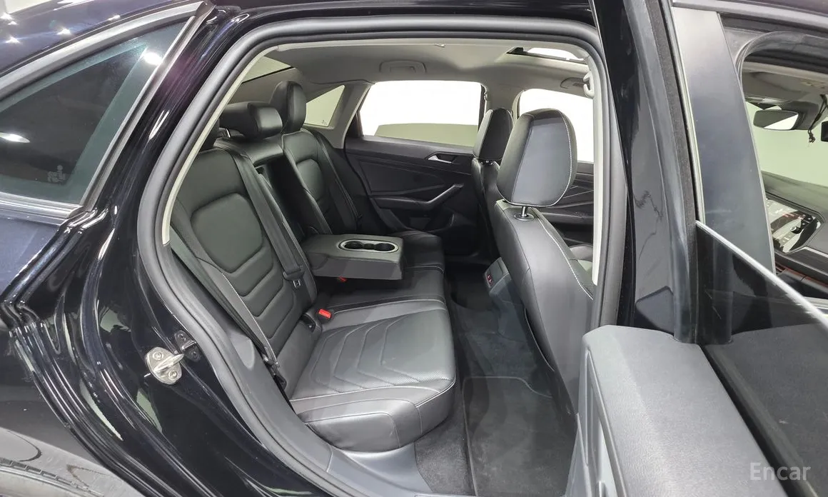 Фото 19 - Volkswagen Jetta