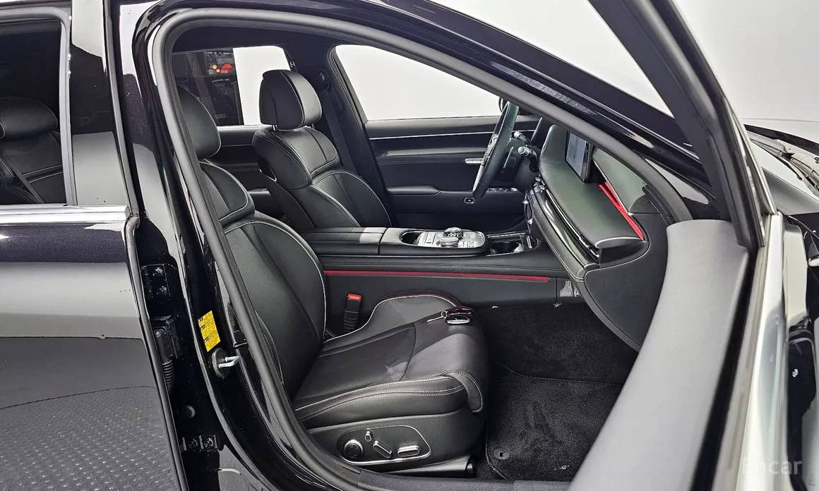 Фото 11 - Genesis G90