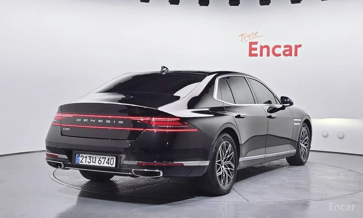 Фото 2 - Genesis G90