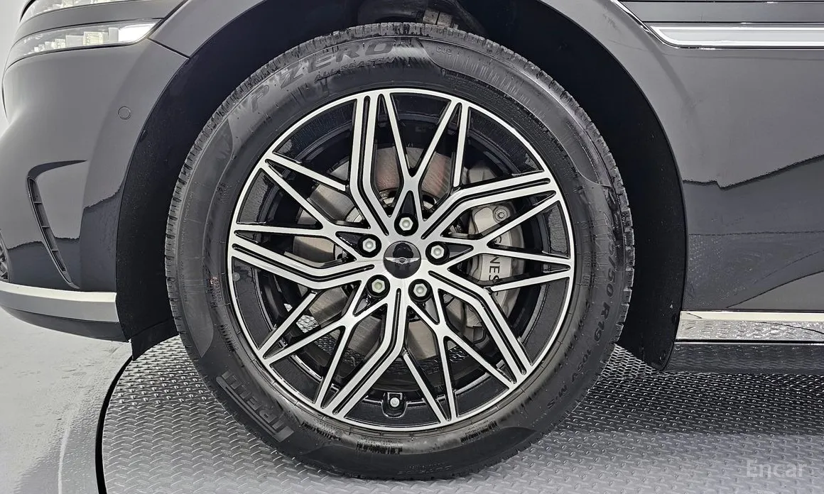 Фото 5 - Genesis G90