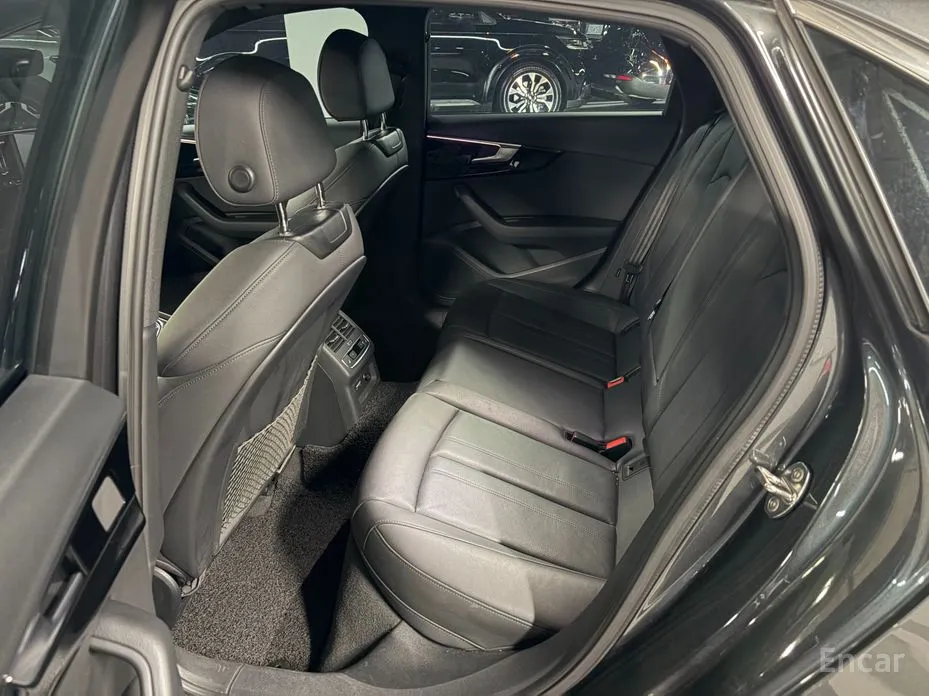 Фото 10 - Audi A4