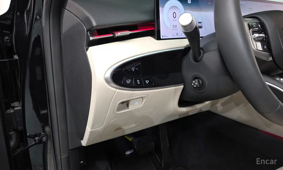 Photo 13 - Genesis GV70