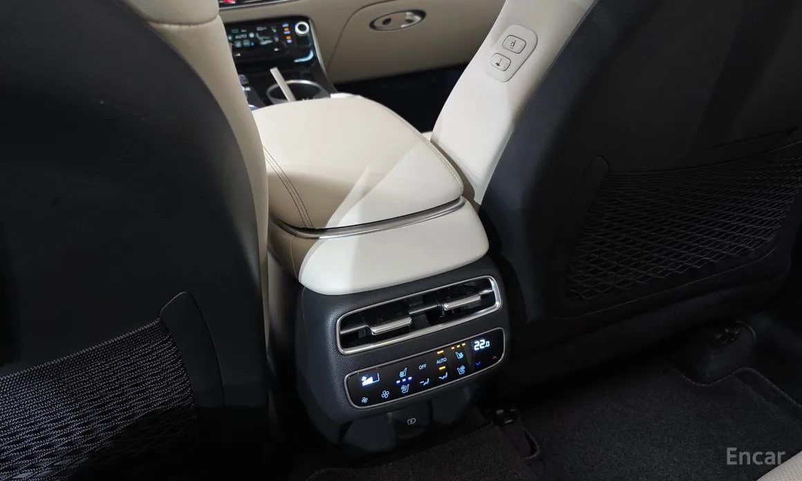 Photo 19 - Genesis GV70