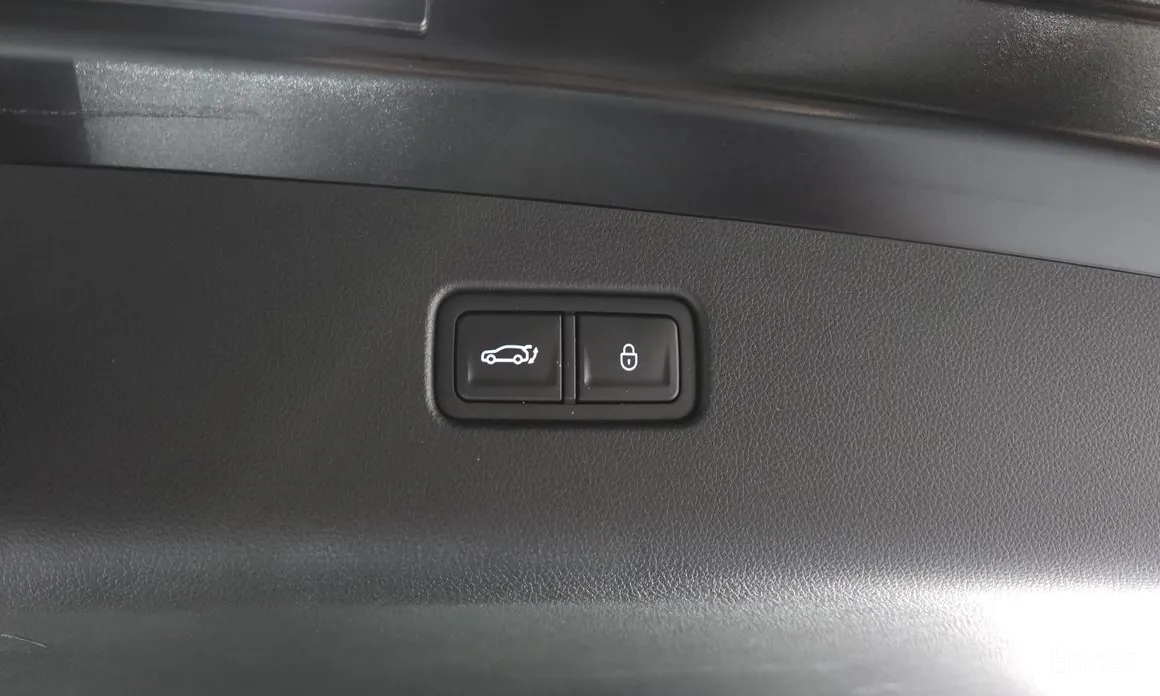 Photo 20 - Genesis GV70