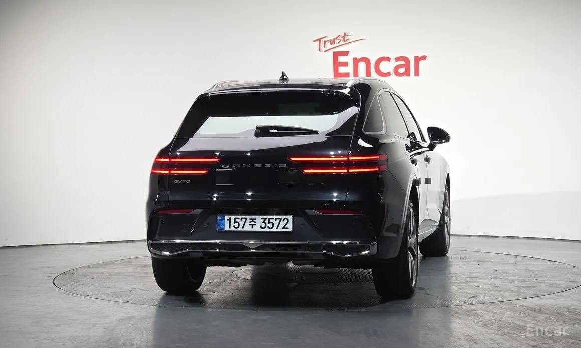 Photo 4 - Genesis GV70