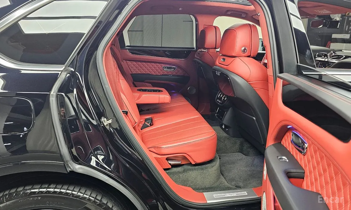 Фото 12 - Bentley Bentayga