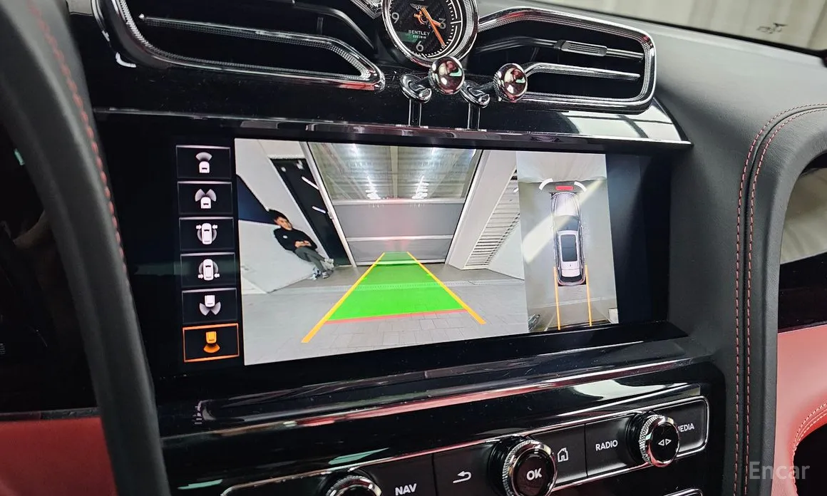 Фото 15 - Bentley Bentayga