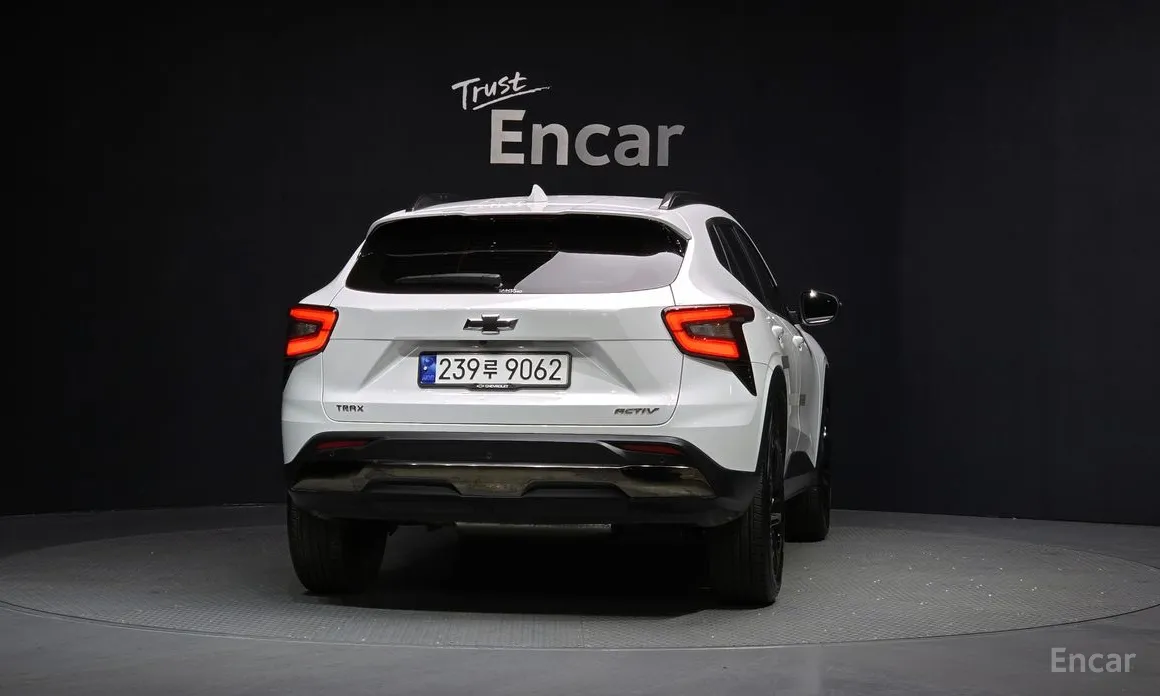 Фото 4 - Chevrolet Trax