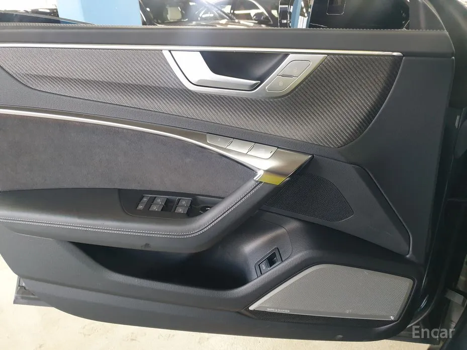 Фото 12 - Audi S7