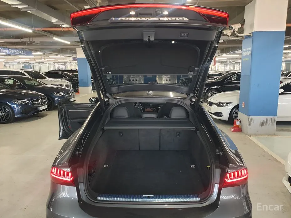 Фото 16 - Audi S7