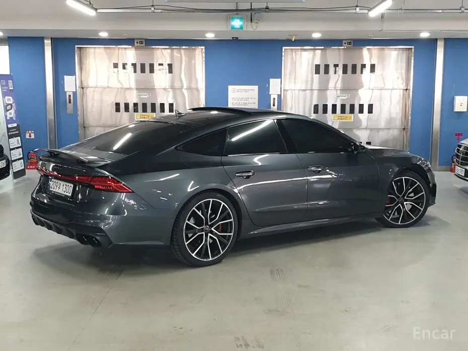 Фото 2 - Audi S7