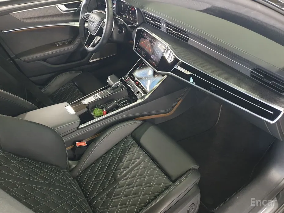 Фото 20 - Audi S7