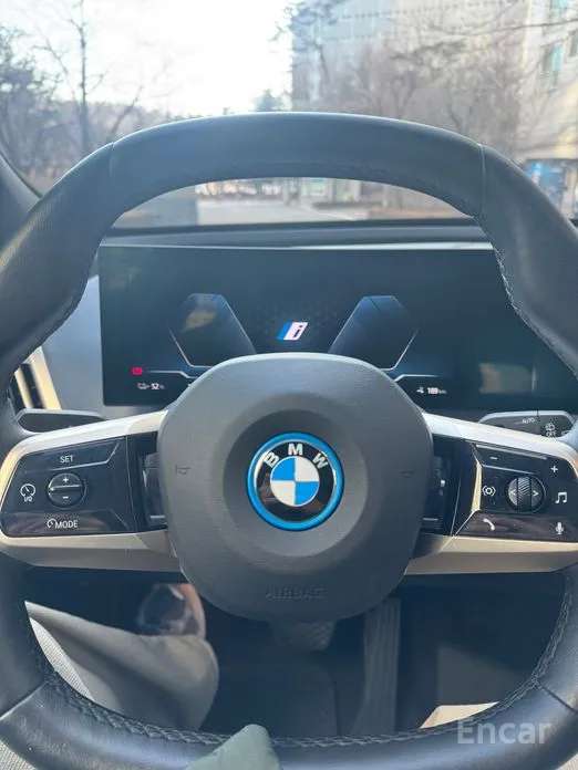 Фото 13 - BMW iX