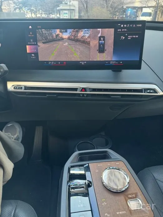 Фото 14 - BMW iX