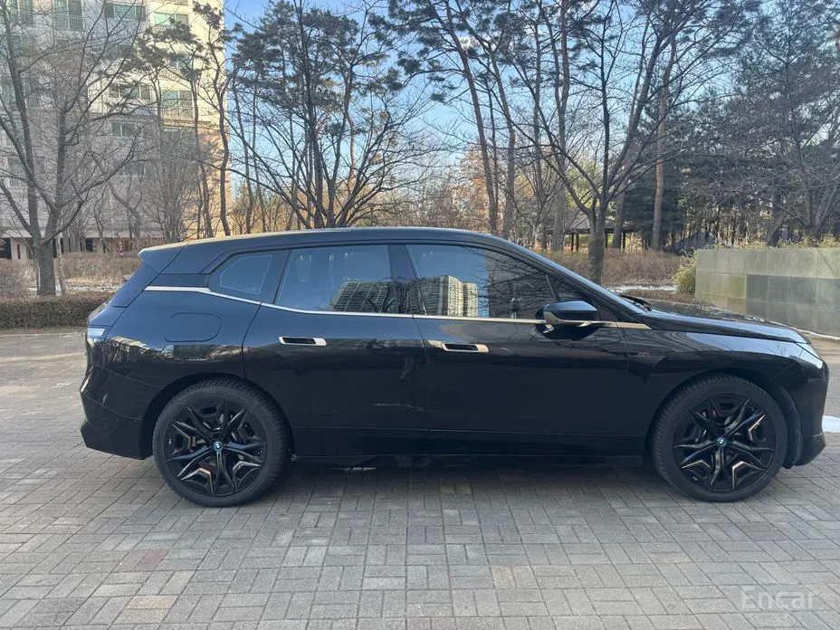 Фото 8 - BMW iX