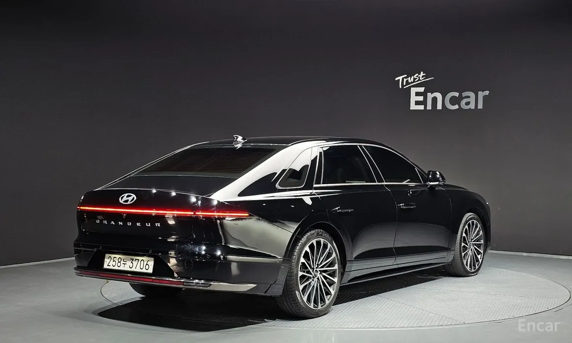 Фото 2 - Hyundai Grandeur