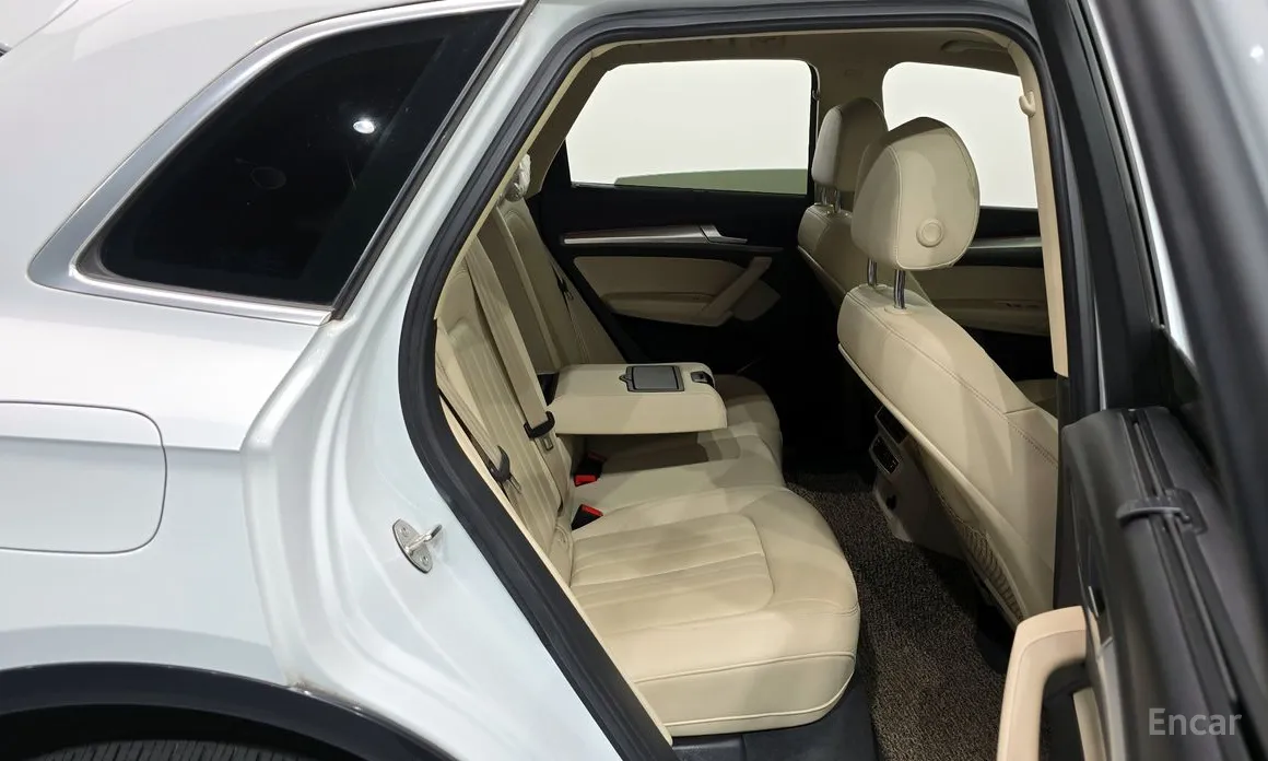 Фото 12 - Audi Q5