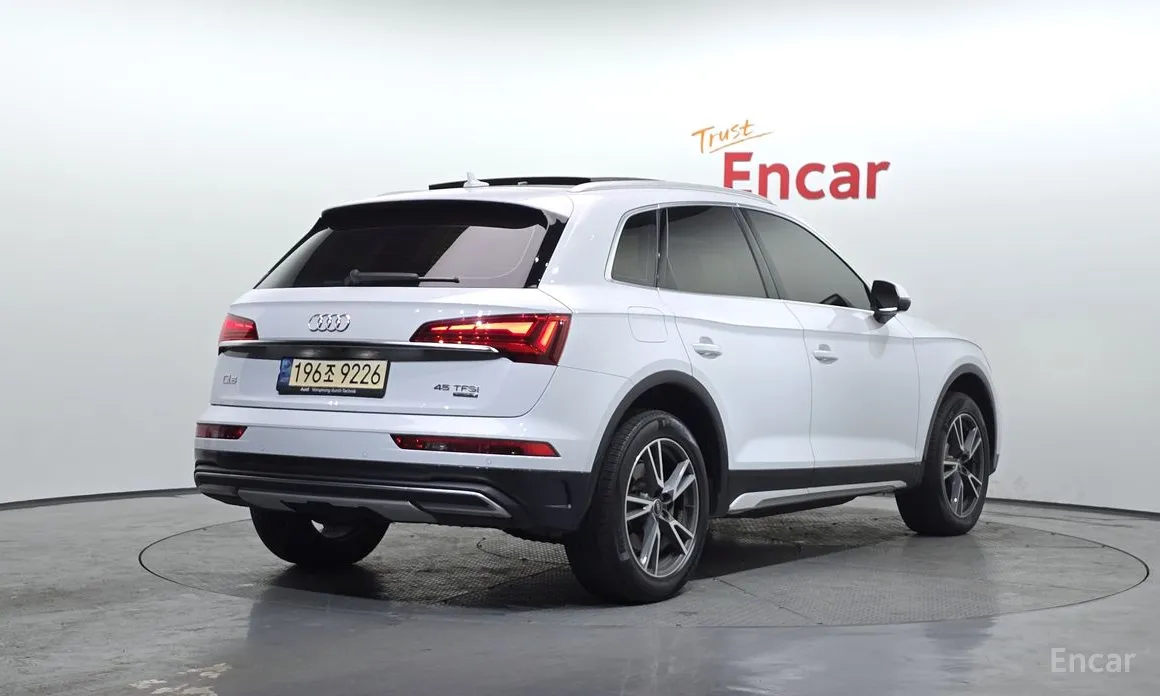 Фото 2 - Audi Q5