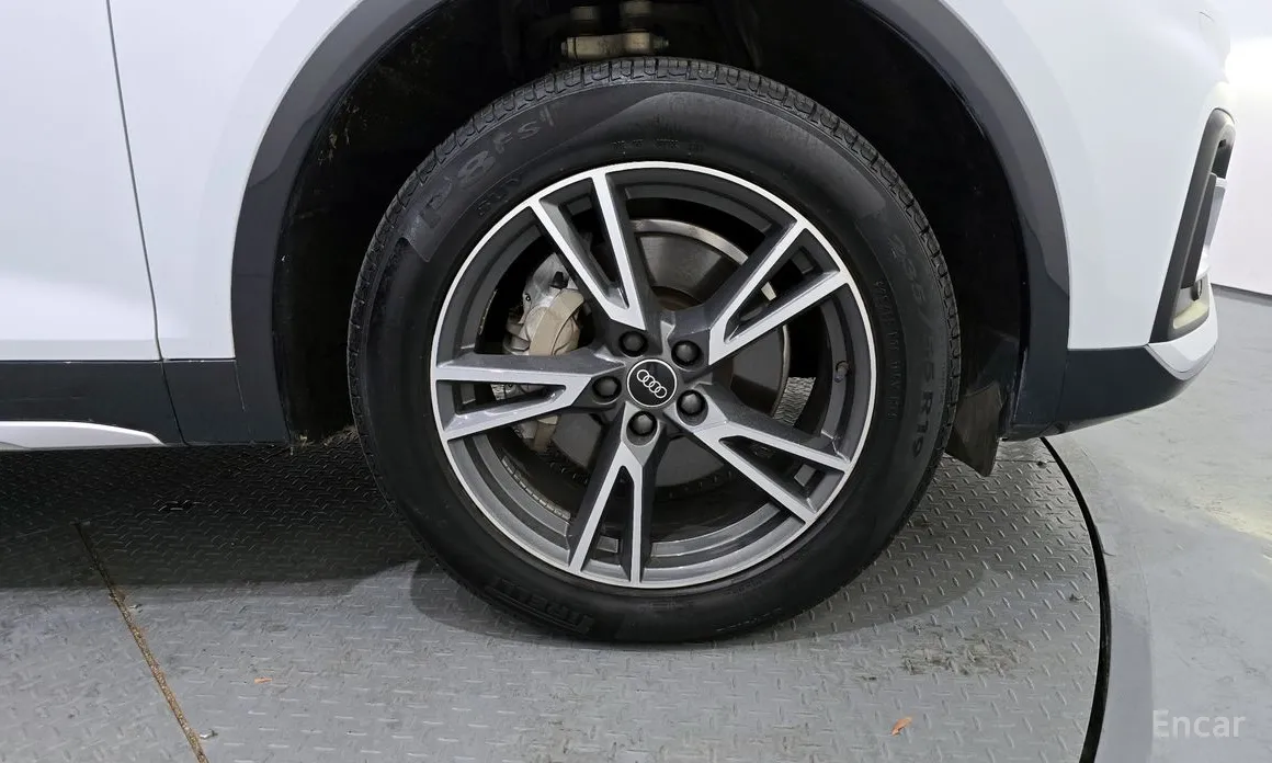 Фото 5 - Audi Q5