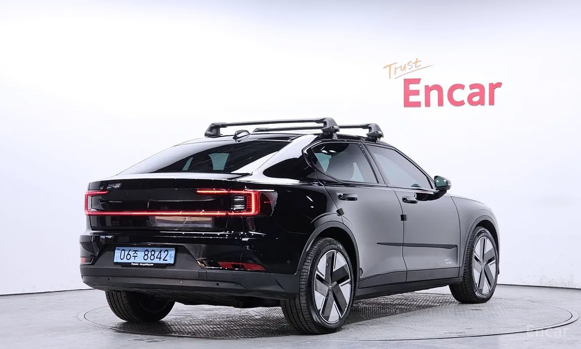 Фото 2 - Polestar 2