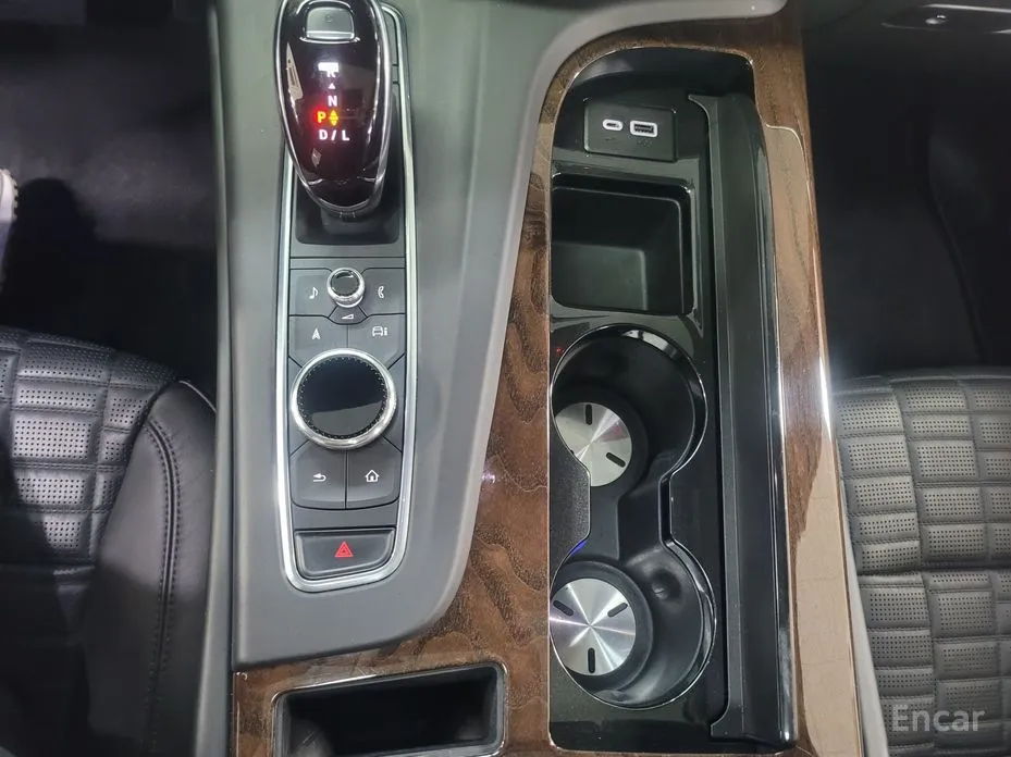 Фото 10 - Cadillac Escalade