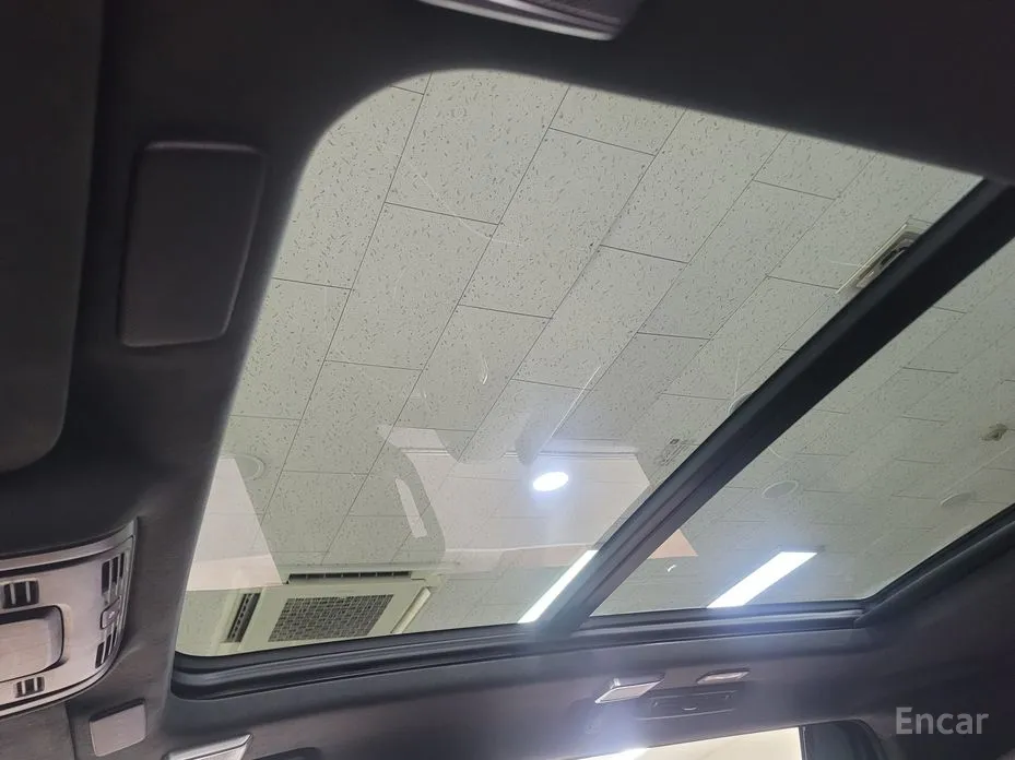 Фото 13 - Cadillac Escalade