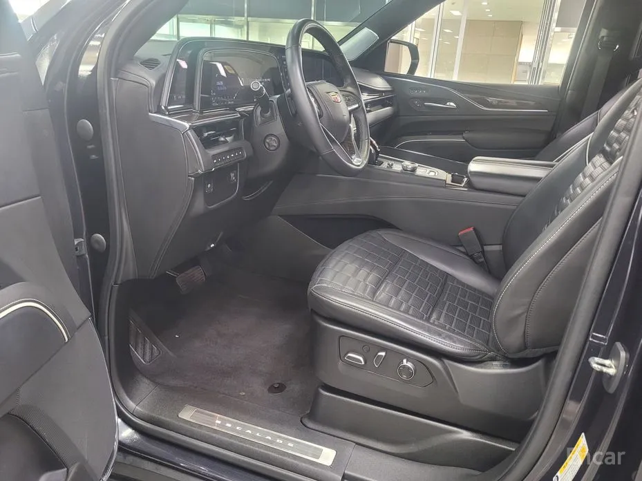 Фото 14 - Cadillac Escalade