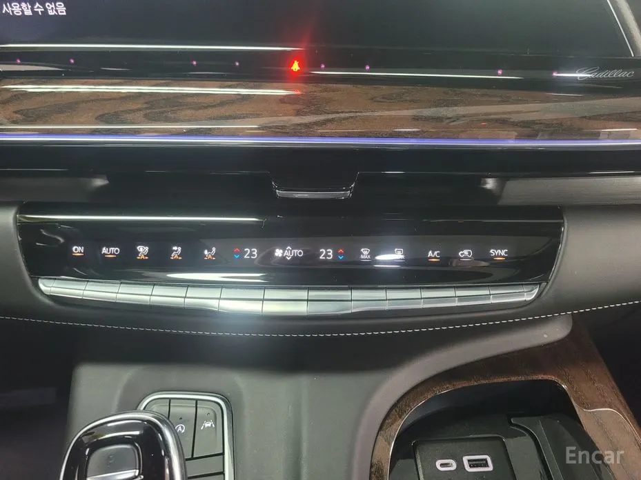 Фото 9 - Cadillac Escalade