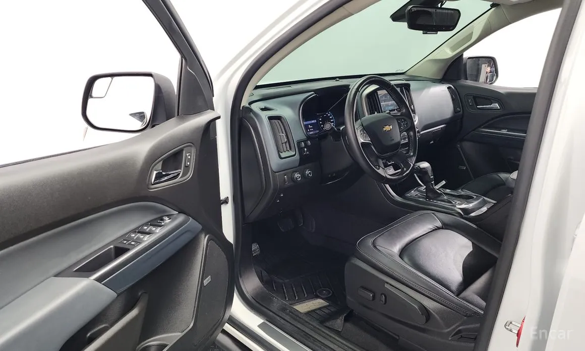 Photo 10 - Chevrolet Colorado