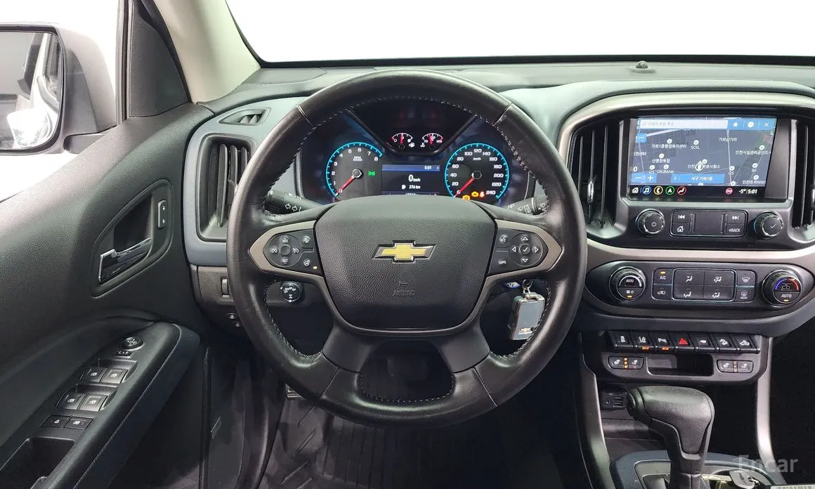 Photo 13 - Chevrolet Colorado