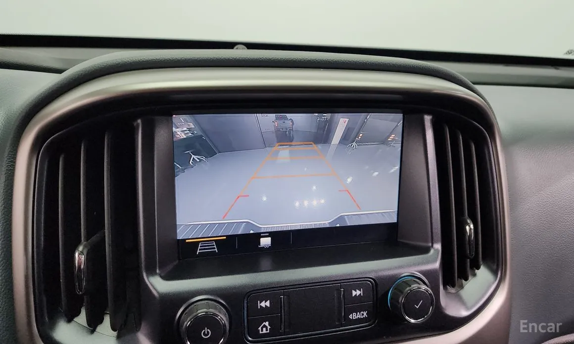 Photo 15 - Chevrolet Colorado