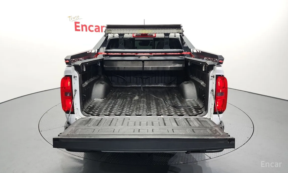 Photo 20 - Chevrolet Colorado