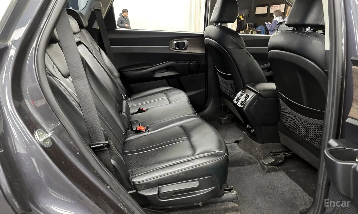 Фото 12 - Kia Sorento