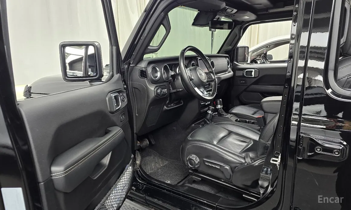 Фото 10 - Jeep Wrangler