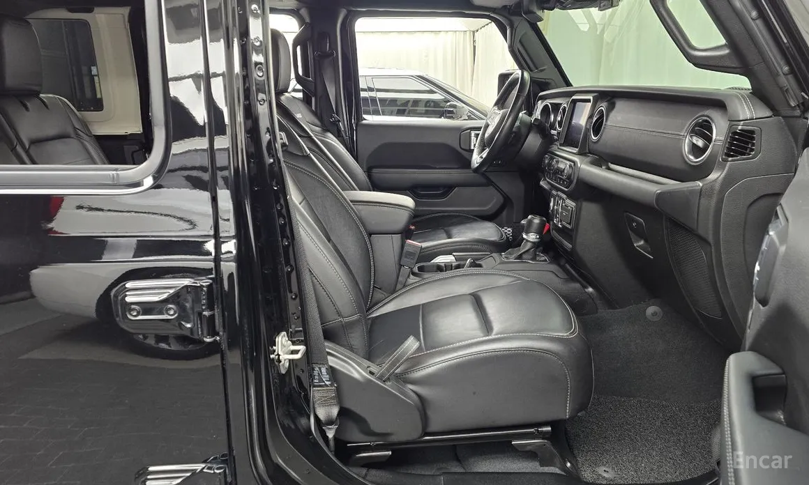 Фото 11 - Jeep Wrangler