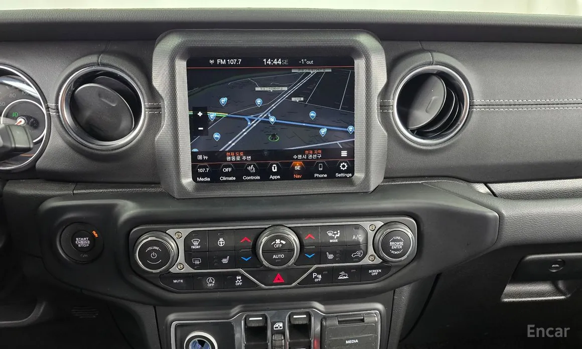 Фото 14 - Jeep Wrangler