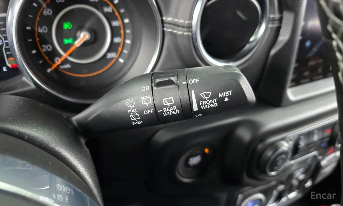 Фото 19 - Jeep Wrangler