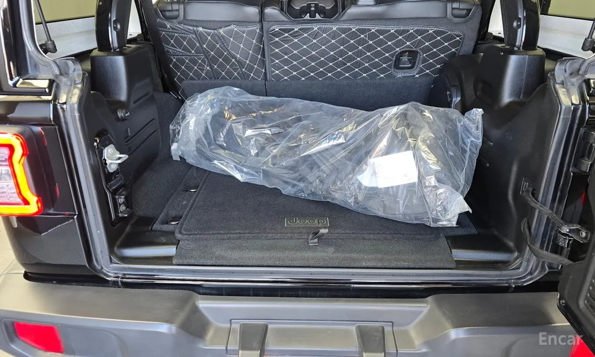 Фото 20 - Jeep Wrangler