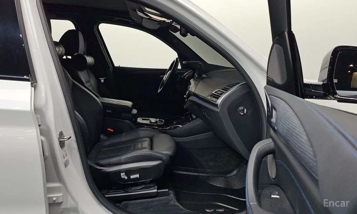 Фото 11 - BMW iX3