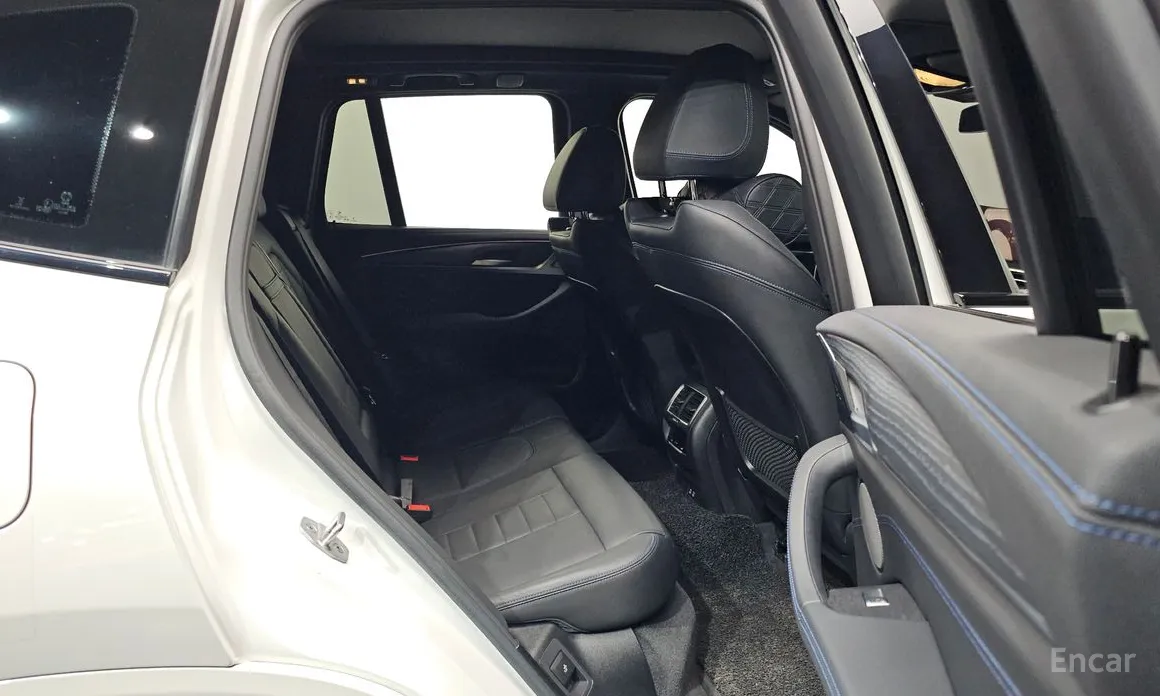 Фото 12 - BMW iX3