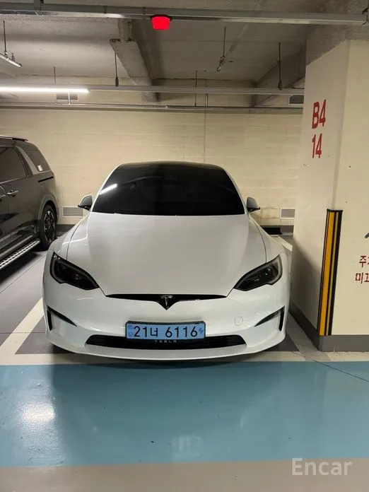 Фото 1 - Tesla Model S