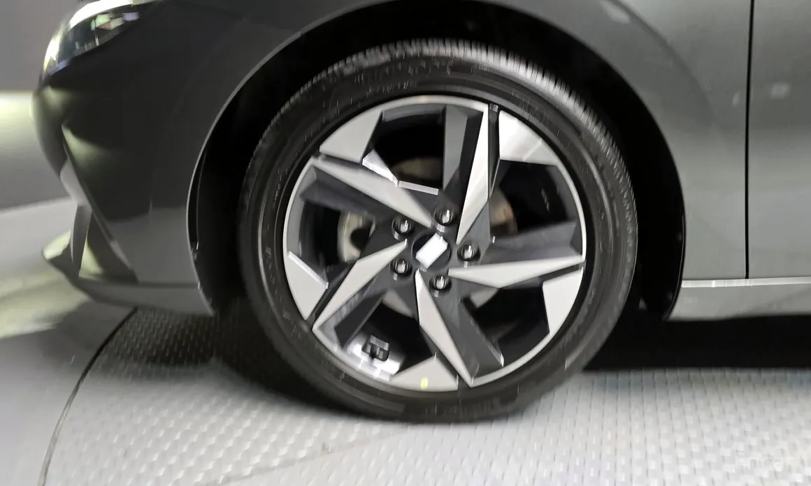 Фото 5 - Hyundai Avante