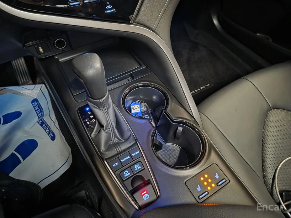 Фото 16 - Toyota Camry